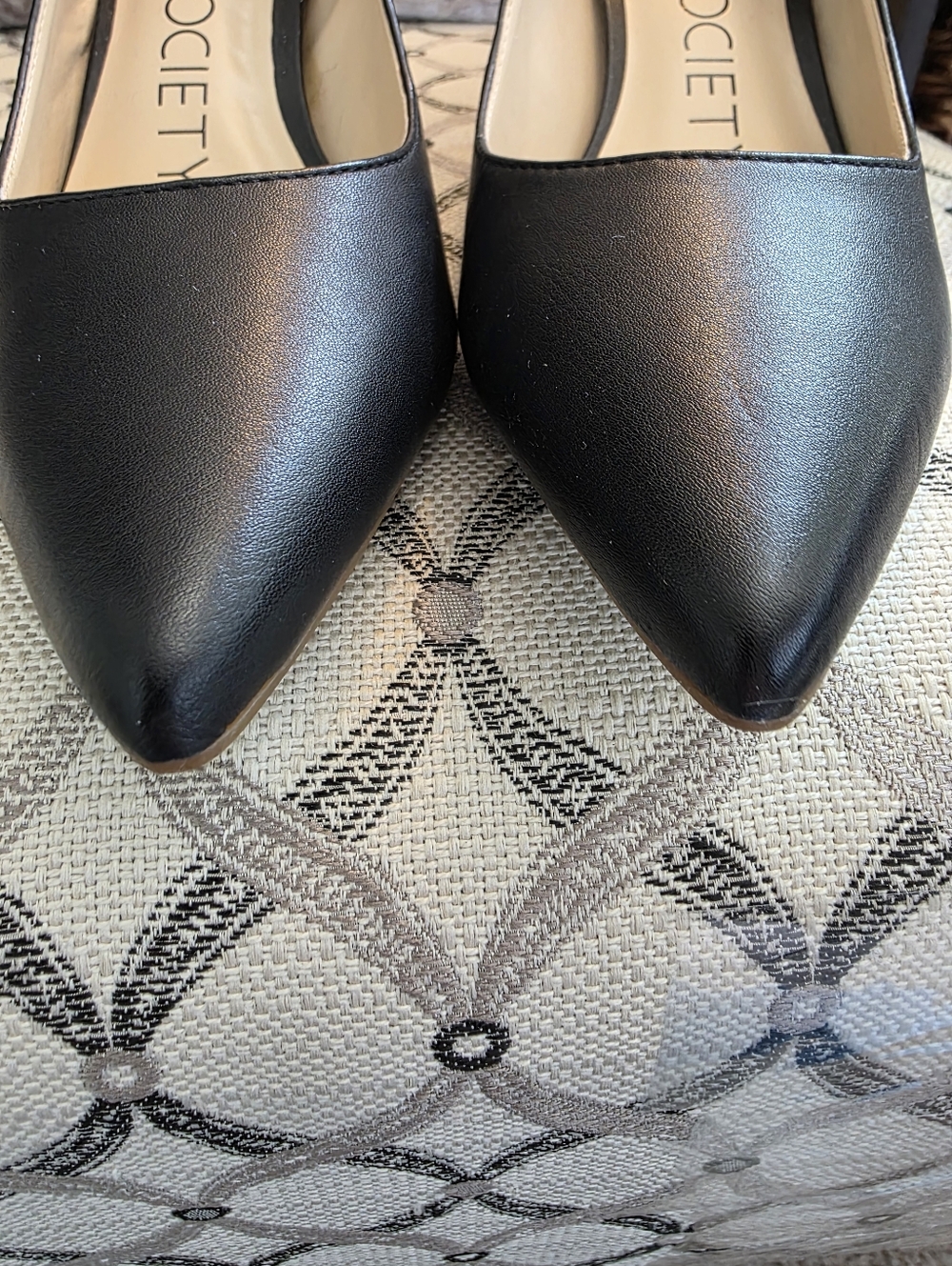 Sole Society Black Leather Pumps Size 8M - Picture 7 of 10